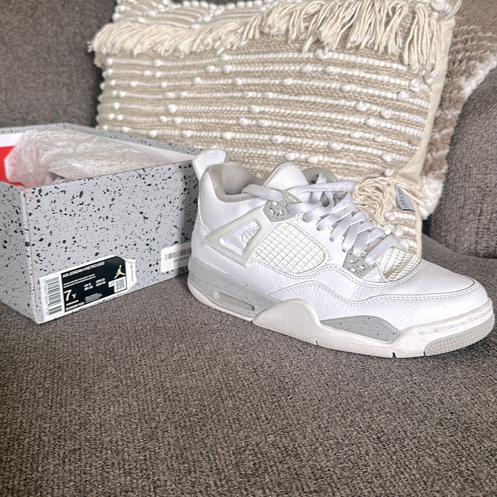 Air Jordan 4 Retro Tech White (Oreo 4’s)